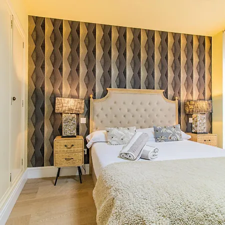 Plaza Del Pilar Apartment *