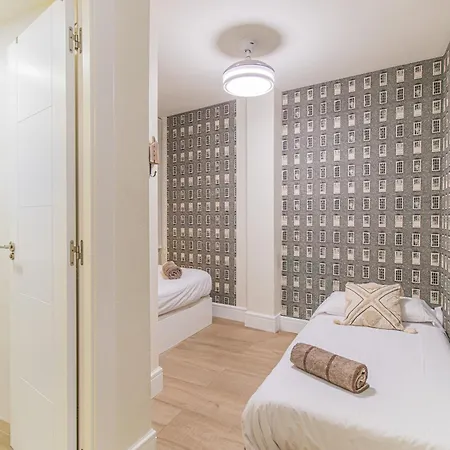 Plaza Del Pilar Apartment