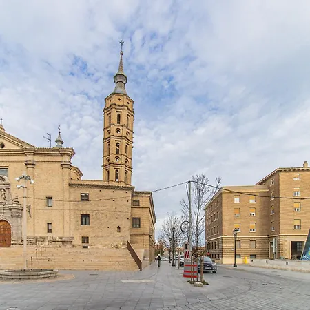 Apartment Plaza Del Pilar